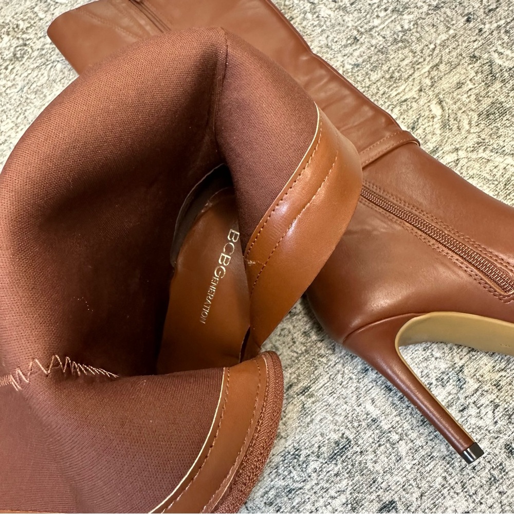 🆕 BCBGENERATION Abbin Point Toe Knee Boots Size 5 - Picture 4 of 7